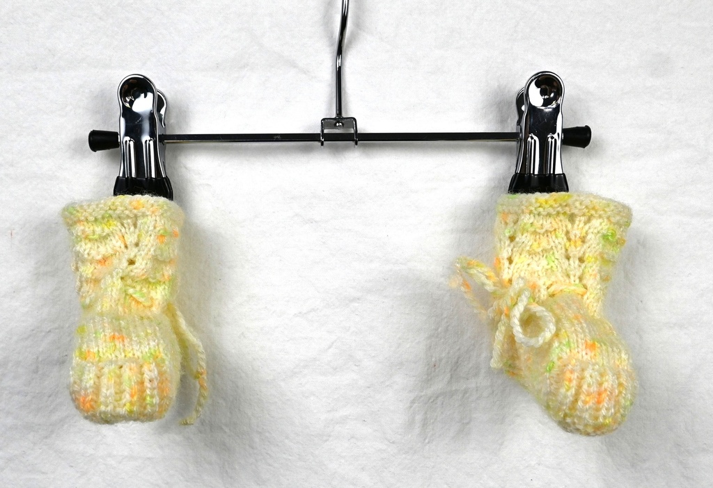 [SRO002] Babyslofjes, neswborn