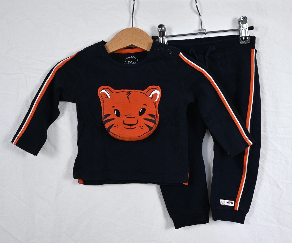 [SLA003] Longsleeve T-shirt en joggingbroek, S. Oliver, 6 maanden