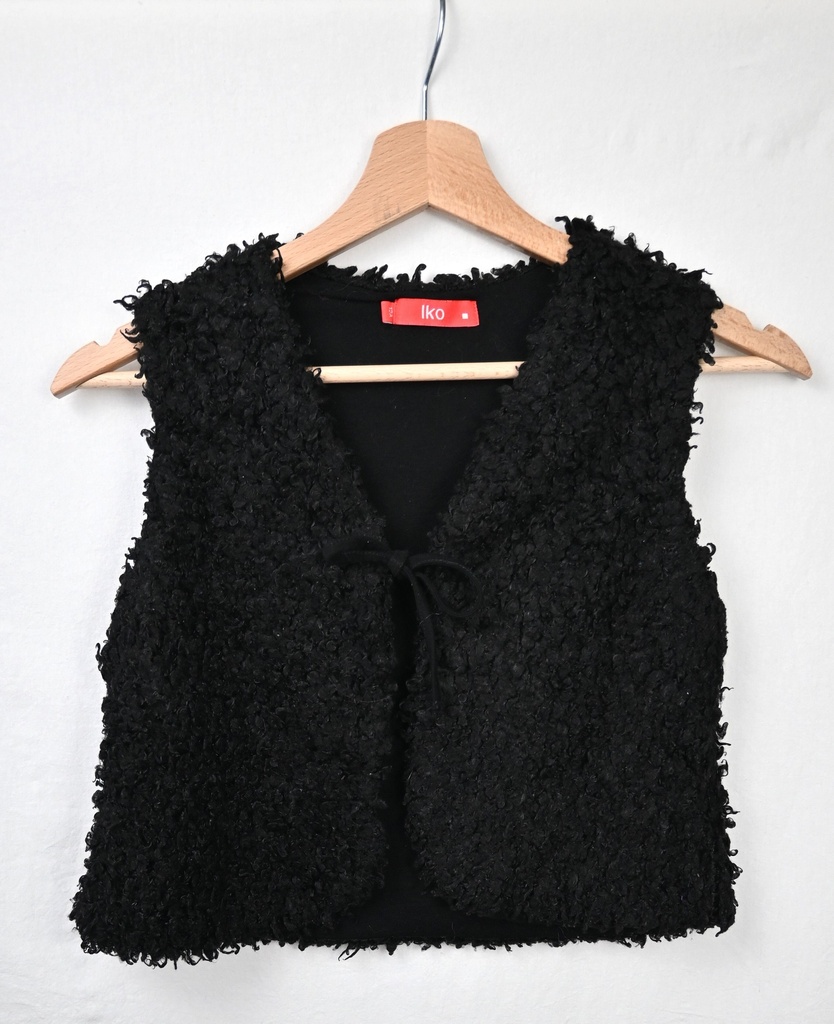 [NRO053] Mouwloos vestje, Iko, 12 jaar