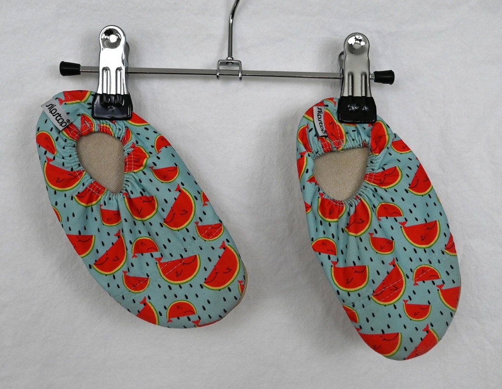 [YMI063] Waterschoenen, Slipstop, 24/26 - PI