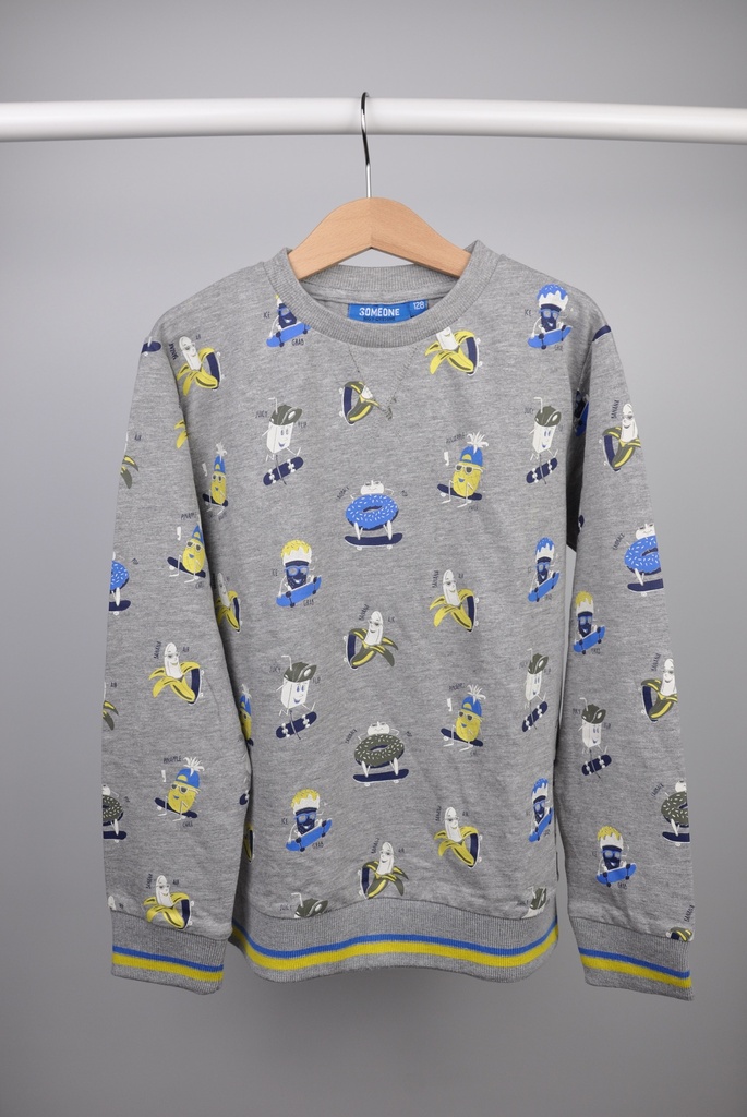 [LID027] Sweater, Someone, 8 jaar