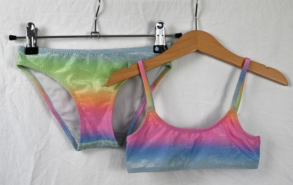 [KSU047] Bikini, Hundred Pieces, 8 jaar