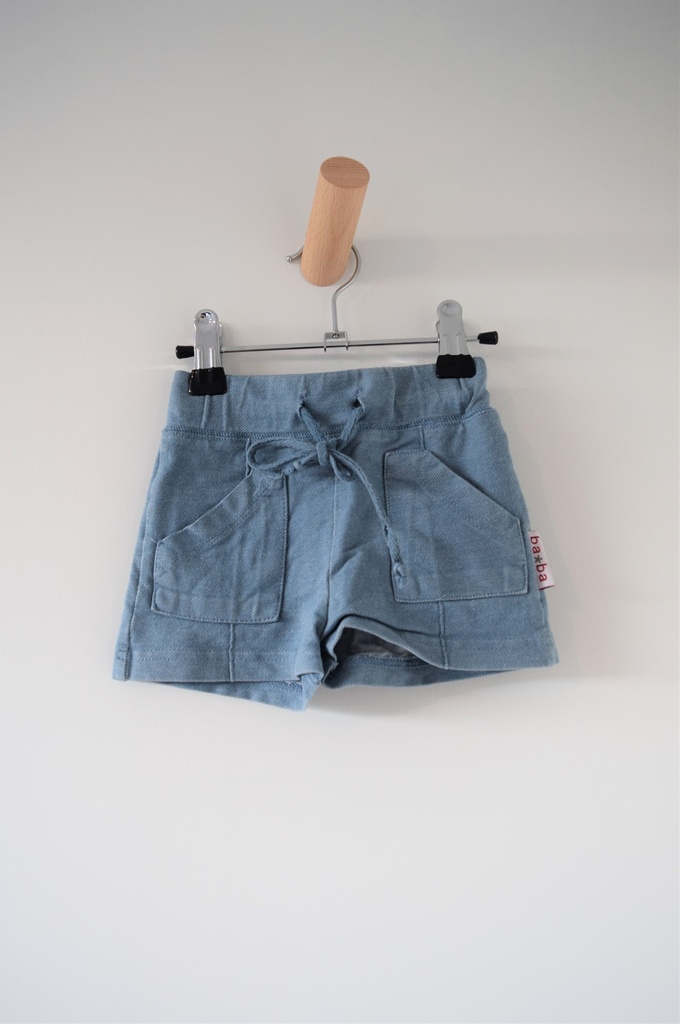 Shortje, Ba*Ba, 12 maanden