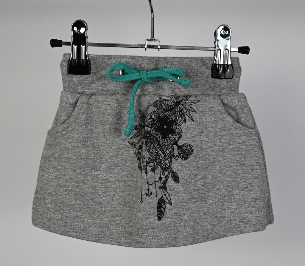 Rokje, Six Hugs & Rock 'n Roll, 2/6 maanden