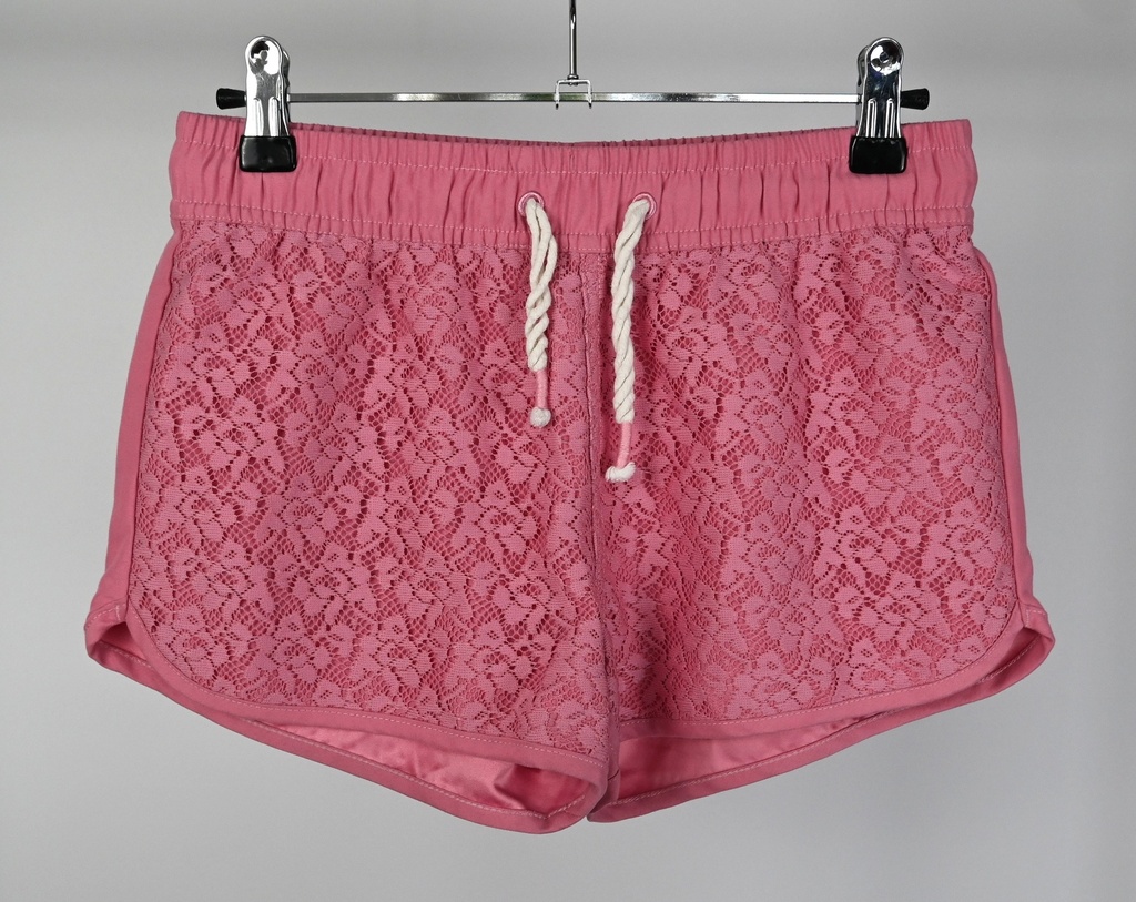 [LEDU013] Short, Protest, 12 jaar - PI