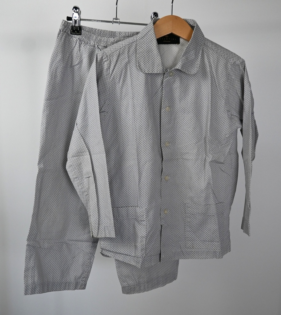 Pyjama, Essentiel Antwerp,  4 jaar