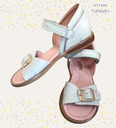 Sandalen, Stones and Bones, 31