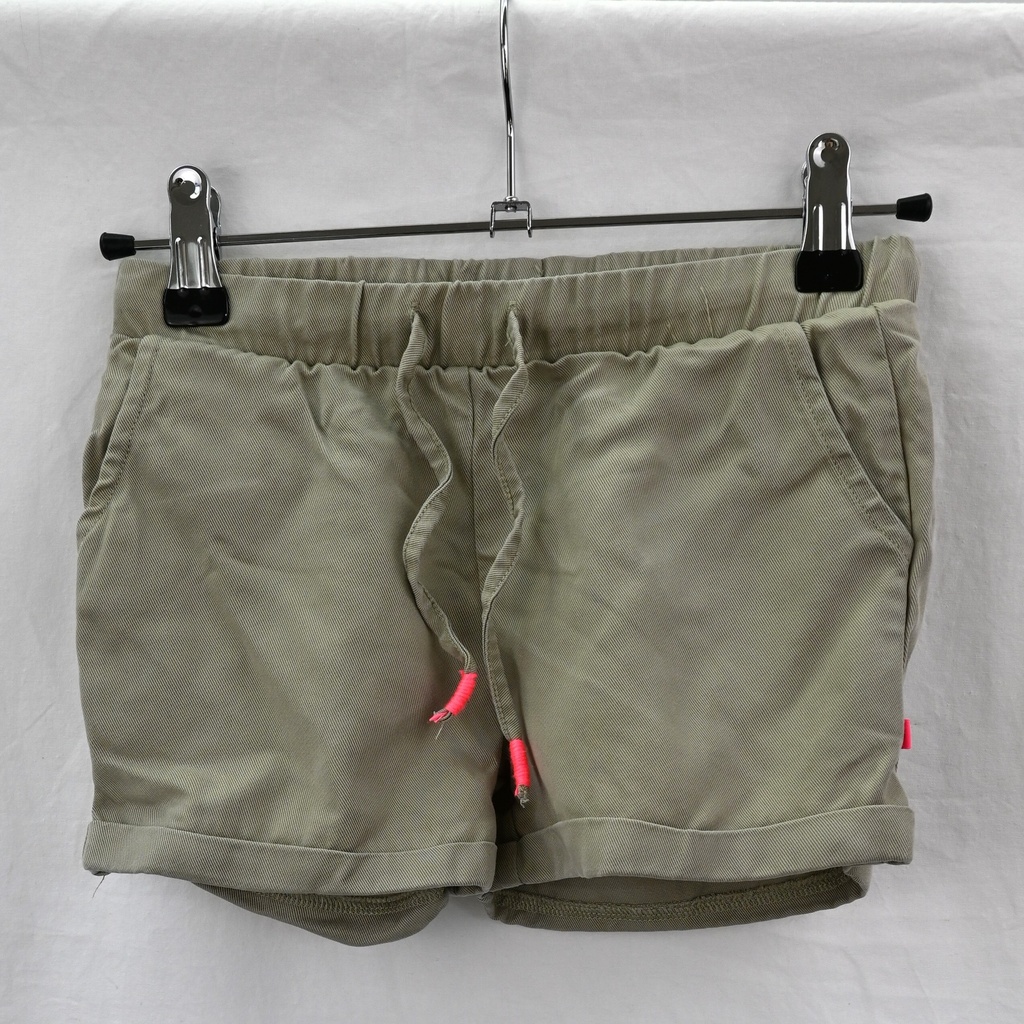 Short, Someone, 6 jaar